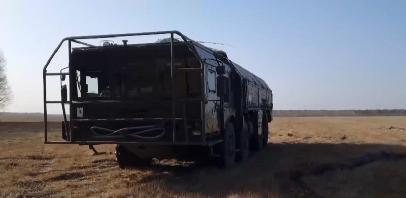 Российские войска форсировали реку и наступают в Донбассе