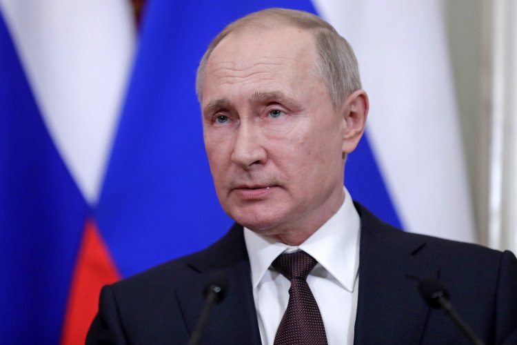 Россия ведет одновременную игру на дипломатическом, военном и экономическом фронтах