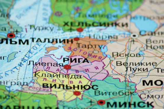 Хазин озвучил сценарий распада ЕС: Прибалтика, Польши и ГДР вернутся в Россию