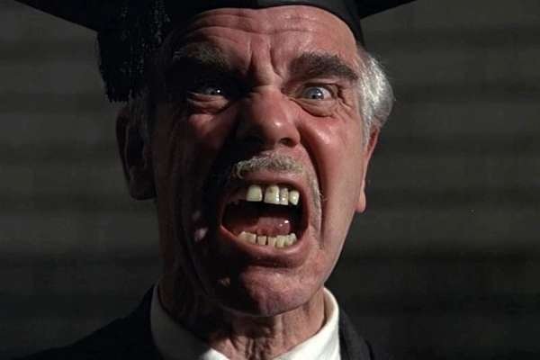 Спектакль столкнулся с Реальностью