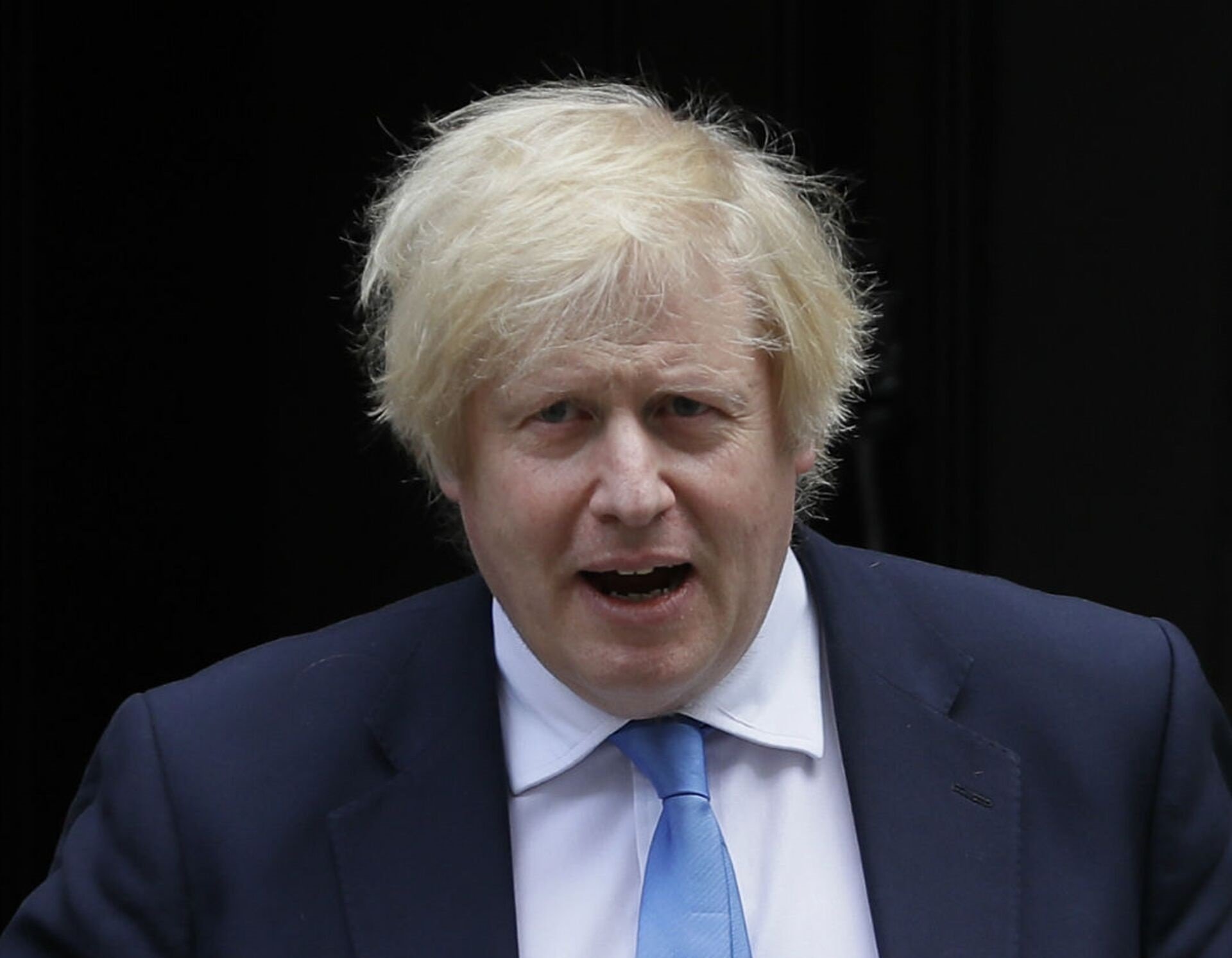 Борис Джонсон призвал российские власти отнестись с милосердием к британским пленным