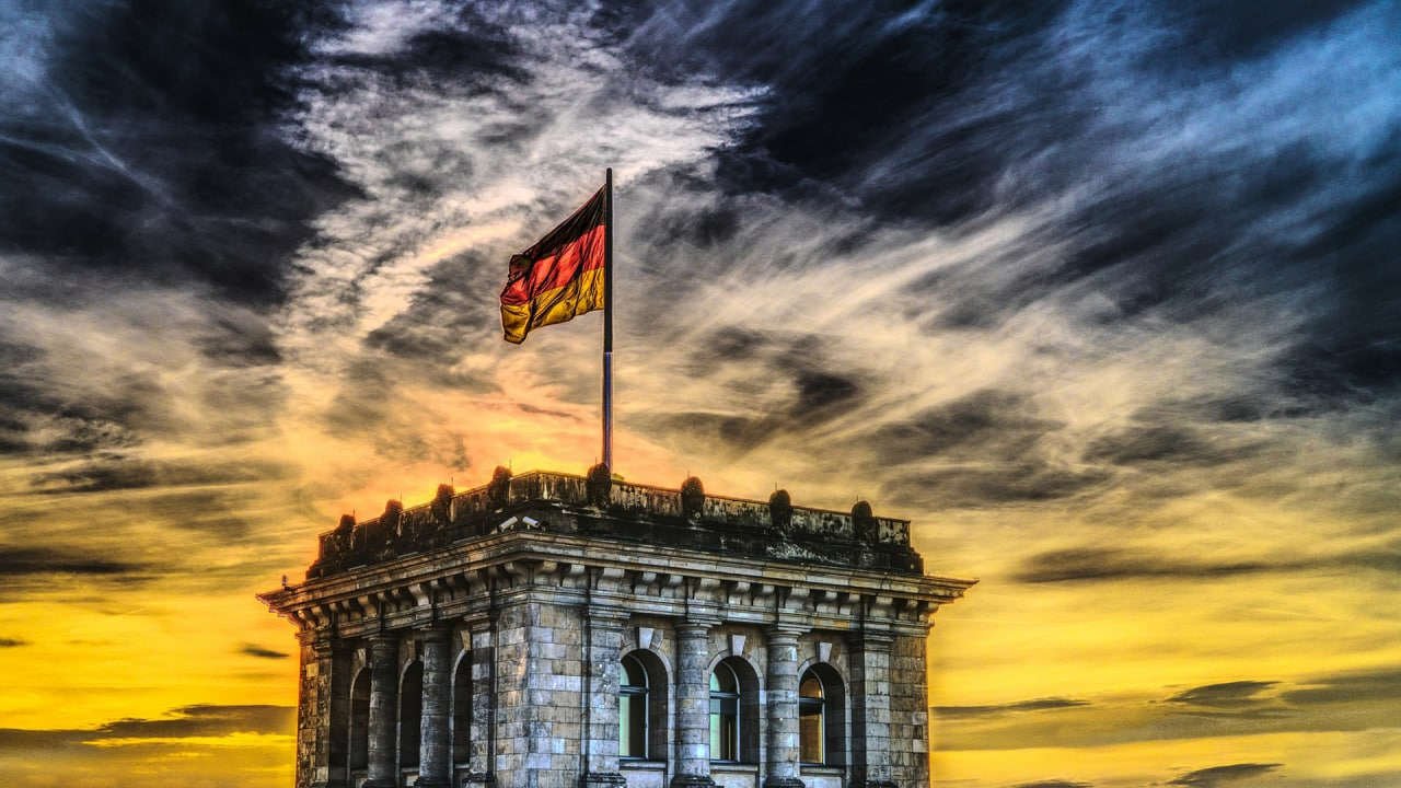 «Допрыгались»: Сосновский назвал причину неожиданного бегства украинцев из Германии