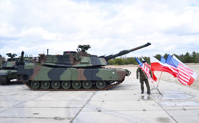 Америка бросает Европу под гусеницы своих же танков, только старых