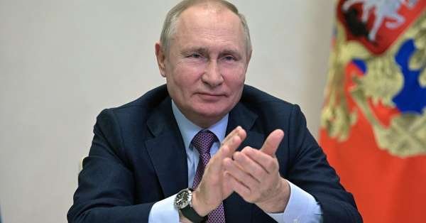 «Международная изоляция» по-русски: Европа обрывает телефон Путина