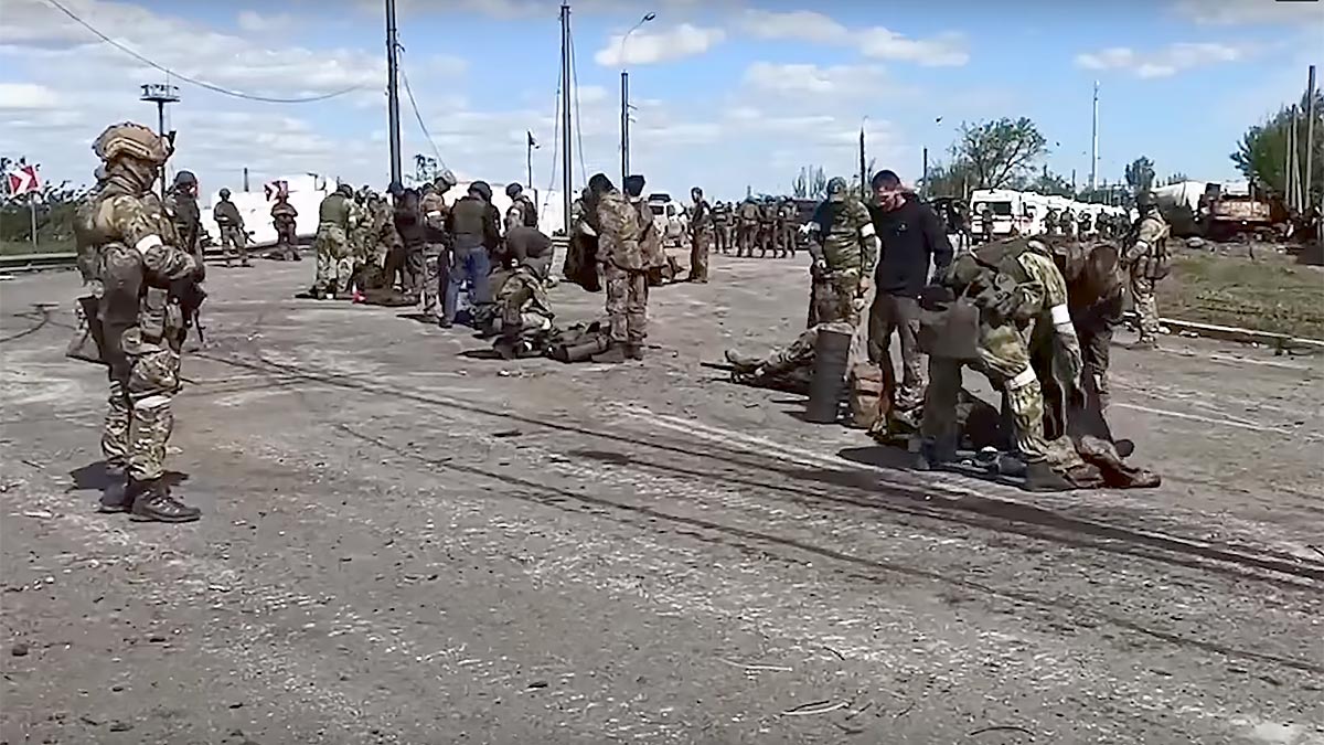 Игрушечные солдатики: 5 нелепых фейков о том, как Украина "спасала" полк "Азов" в Мариуполе
