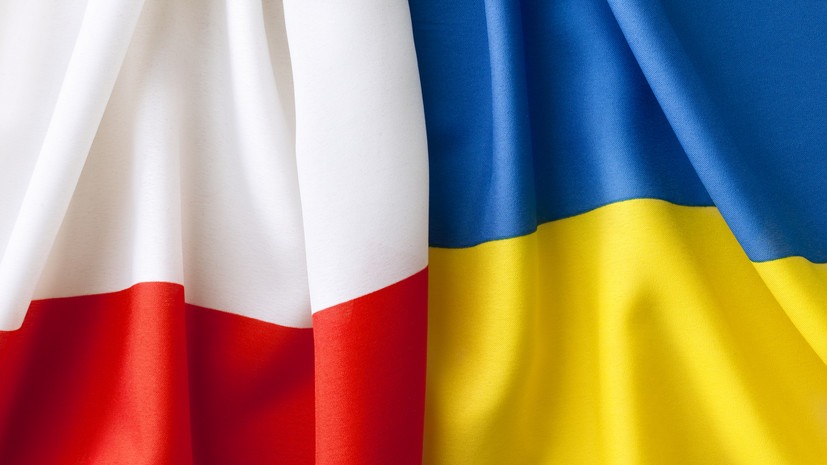 Польша берет на себя функции властей Украины