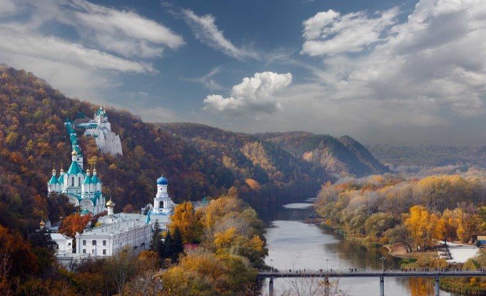 Опубликованы кадры освобожденного Святогорска и Лавры