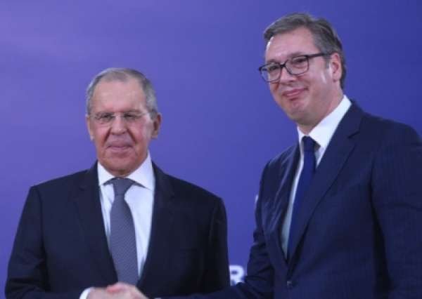 Загоняя в стойло демократии