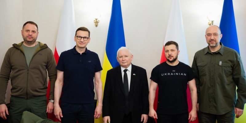 Зеленский расплатится с Польшей украинскими предприятиями оборонной промышленности