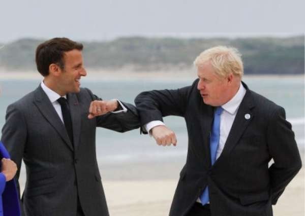 Джонсон убедил Макрона: мир Европе не нужен