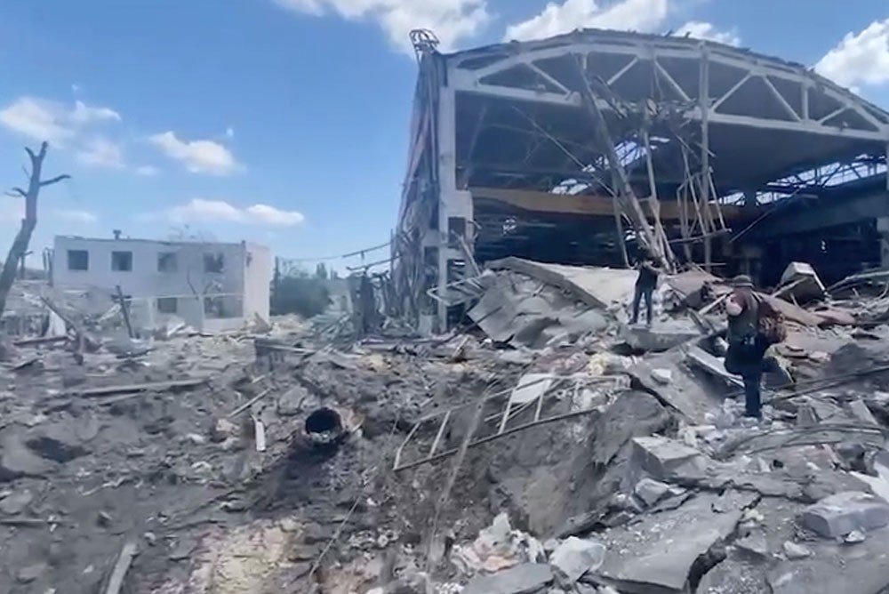 С киевской пропагандой всё ясно, но как будет выкручиваться Макрон? – военный эксперт о фейке в Кременчуге