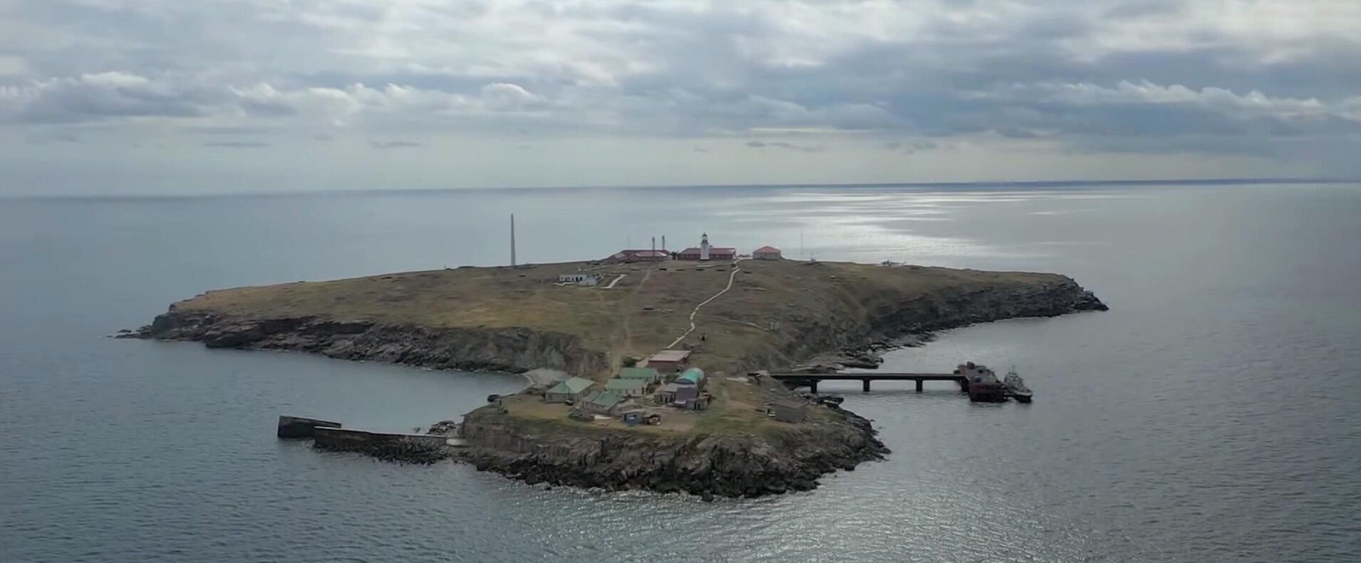 «Правильно сделали, что ушли со Змеиного» – военкоры Донбасса