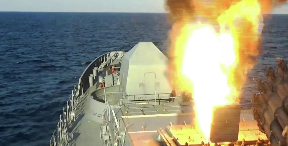 Российские военные нанесли высокоточный удар «Калибром» по заводу в Запорожье