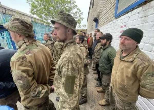 40 погибших, 130 раненых: Киев обстрелял пленных боевиков в Еленовке