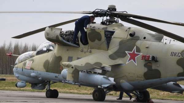 Русский десант на Змеином: Высадку бойцов сняли с вертолёта?