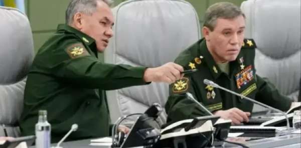 Битва за господство: Генштаб старательно изображает хромую утку…