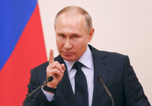 Путин не торопится: Хазин показал, как по очереди выбывают западные лидеры