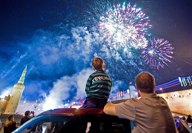 С чего начинается Родина. Как салют в Москве разделил «русских» с «россиянами»