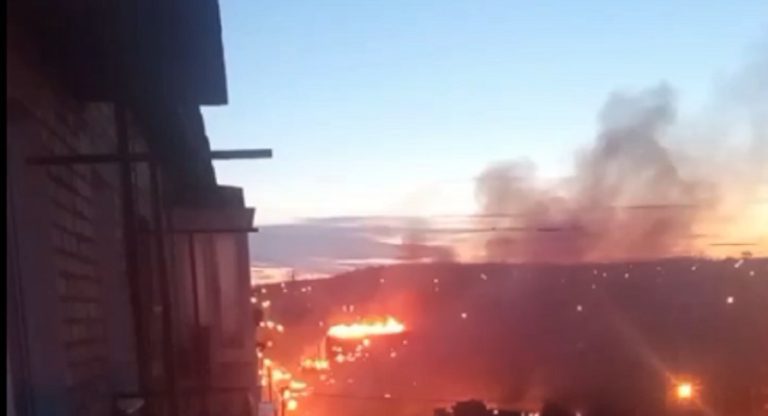 В Иркутске истребитель Су-30 упал на двухэтажный дом