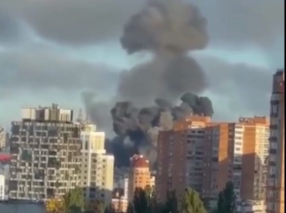 Армагеддон в Киеве: пошли удары по центрам принятия решений