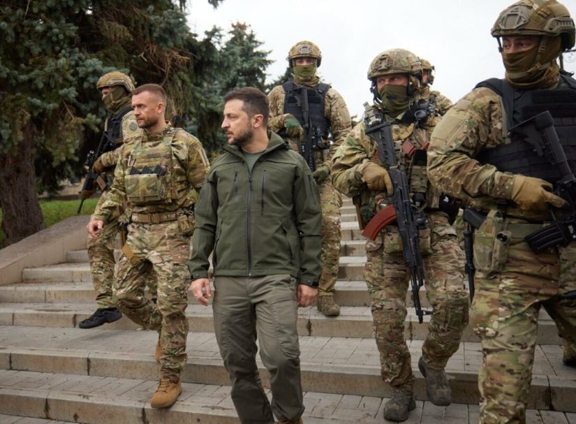 Зеленский в углу и с грязной ядерной бомбой