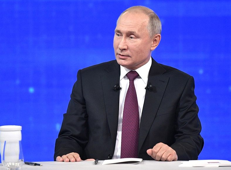 Президент России Путин обвинил Запад в нагнетании ядерной угрозы