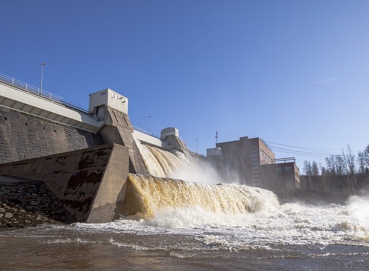 «Каховскую ГЭС подорвать не просто, но угрозы это не снижает» – генерал Гурулев
