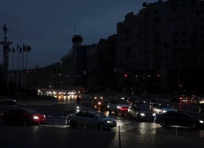 Зеленский довыступался на G-20 до блэкаута: Хлопки по всей Украине