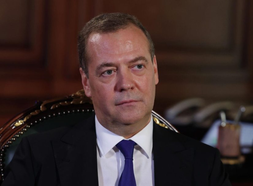 На ультиматум Зеленского ответил Медведев: Киев — русский город