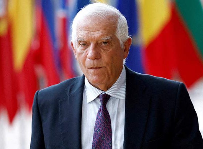 Жозеп Боррель: военная техника должна двигаться к границам России через все дороги Евросоюза