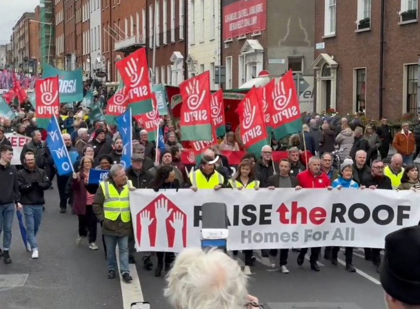 Жители Ирландии вышли на протесты против размещения украинских беженцев