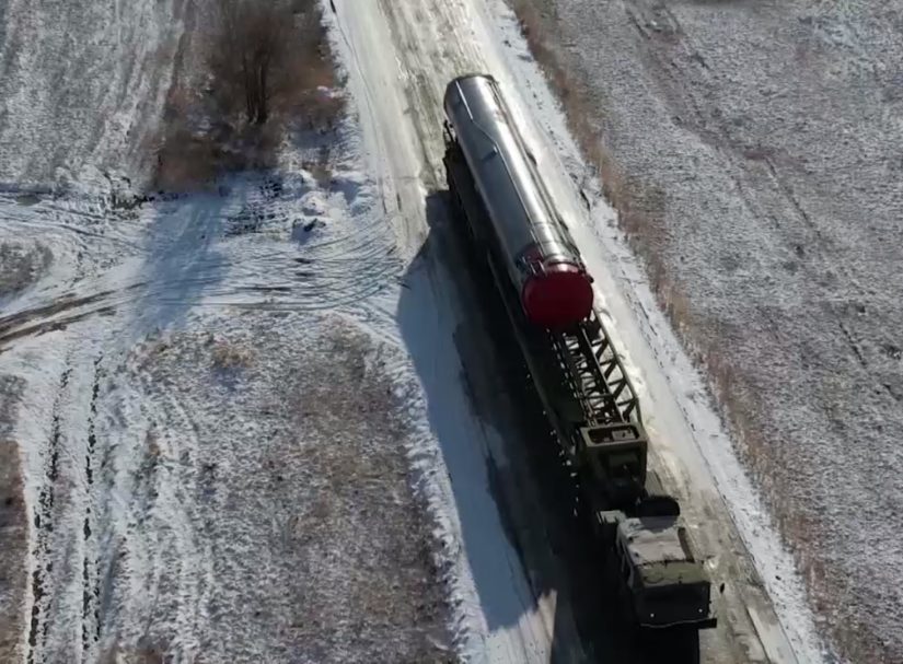 В Минобороны показали новые баллистические ракеты «Авангард»