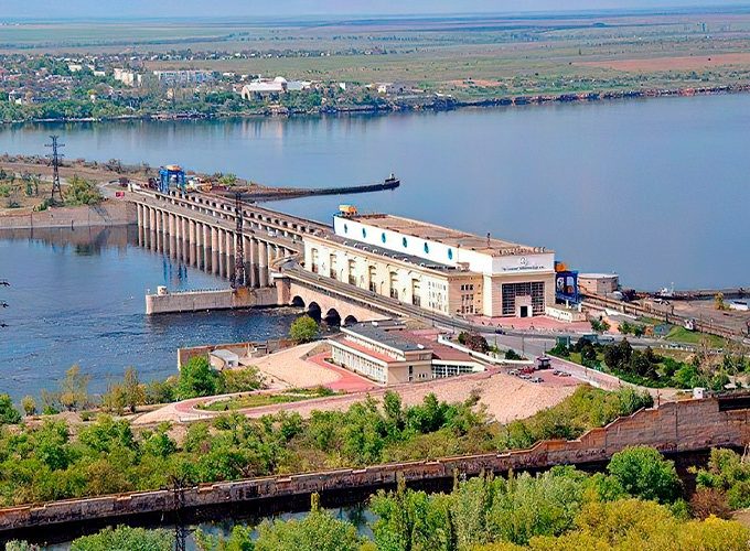 ВСУ обстреляли Каховскую ГЭС 6 ракетами HIMARS