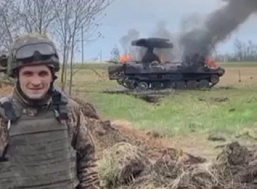 Военный ВСУ случайно заснял удар российского беспилотника по своей бронемашине