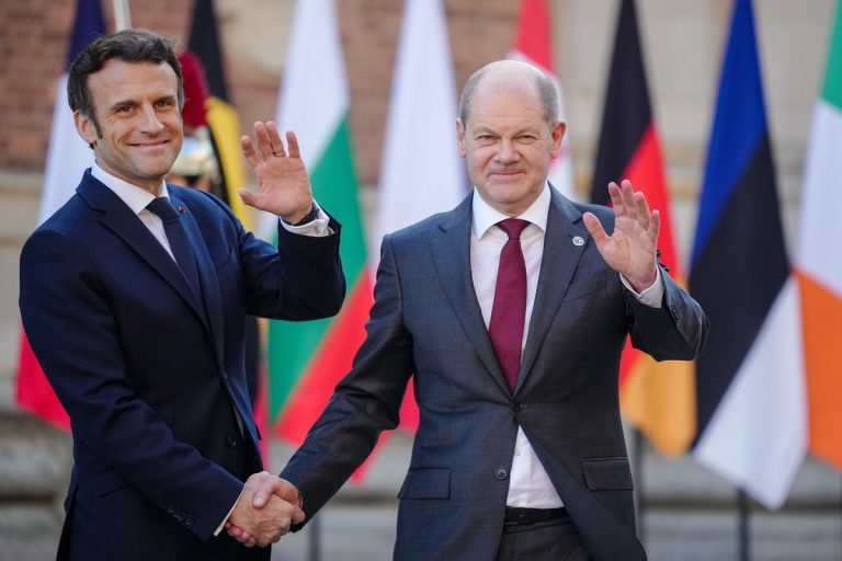 Готовятся к катастрофе: Шольц и Макрон неслучайно активизировали переговоры