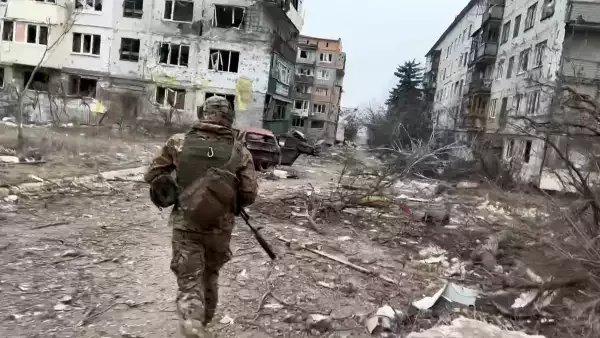 Бойцы ЧВК «Вагнер» рассказали о подлой тактике украинских националистов в Соледаре