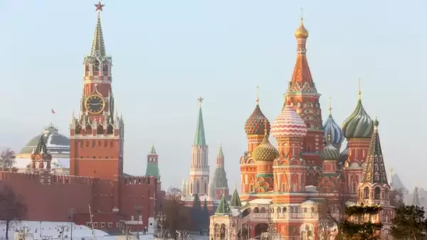 Один роман заставил французов сопереживать России и Путину: Запад испуган "Кремлёвским волшебником"