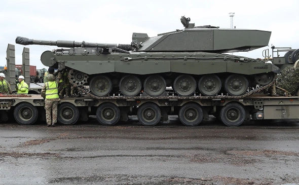 Песков пообещал, что поставленные Украине британские танки «будут гореть»