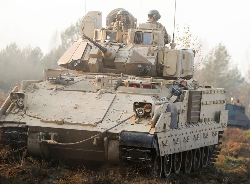 Танки из Голливуда: В чём опасность новых БМП Bradley и Marder, которые передадут Киеву