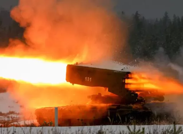 "Солнцепеки" превратили в пепел позиции ВСУ у Сватово: видео