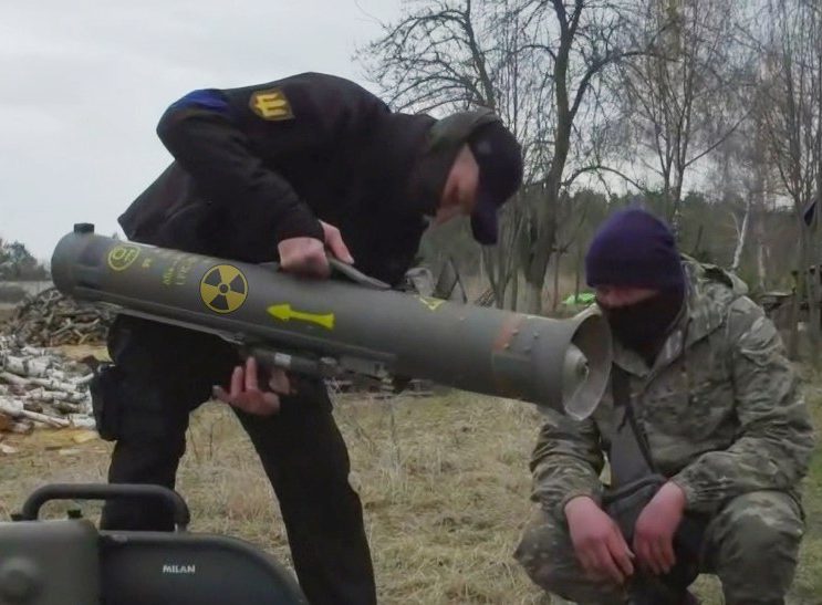 На Украине ВСУ используют западные ПТРК с радиоактивными боеприпасами, переданные в рамках военной помощи