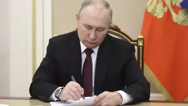 "У Путина восхитительное терпение": Риттер заявил, что Россия удерживает Запад от мировой войны