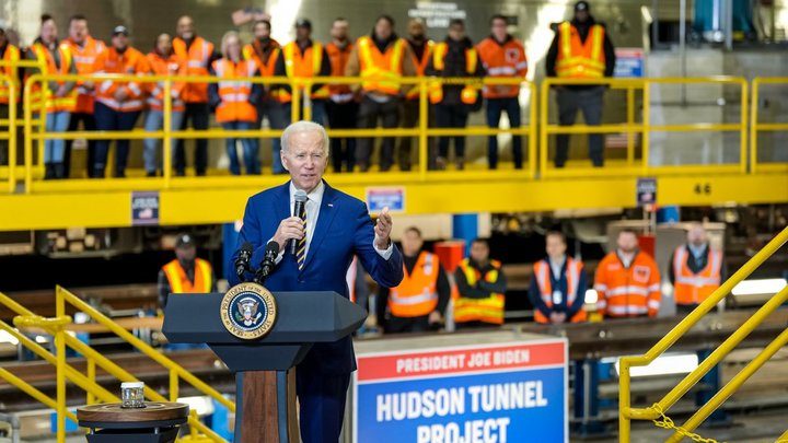 Бахмутская мясорубка упёрлась в Байдена. Киеву поставили лимит