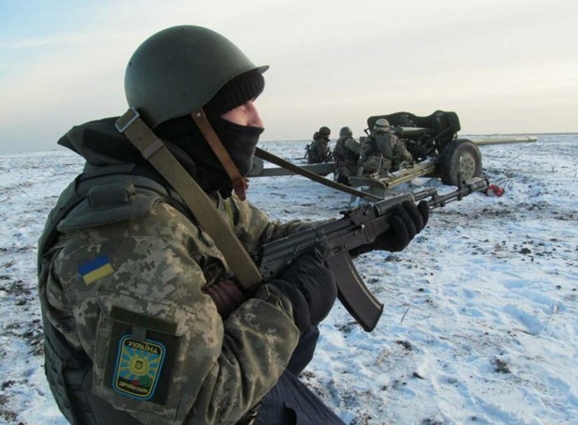 Министр обороны Украины урезал надбавки ВСУ