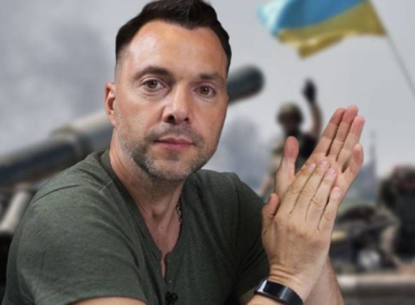 Осталось два месяца: Арестович сделал шокирующее для украинцев заявление