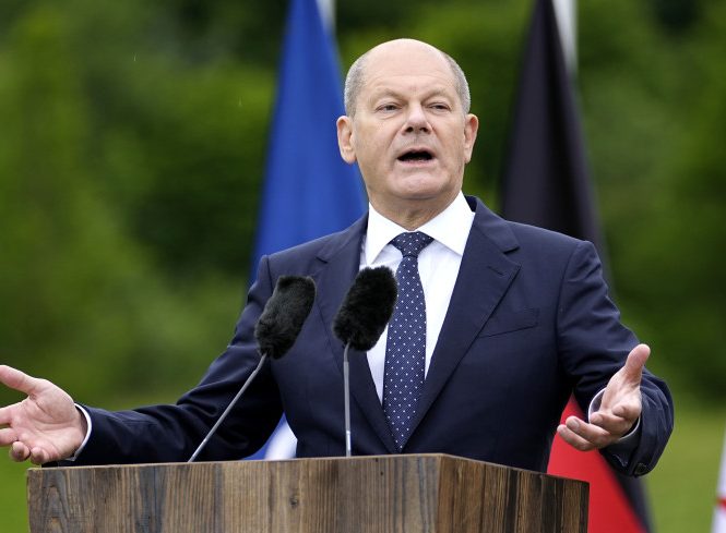 «Последний позор Германии»: странное поведение Шольца на встрече с Зеленским стало знаковым событием