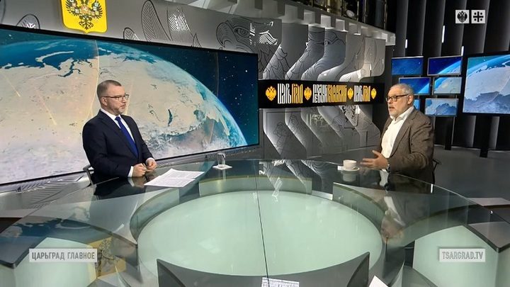 Хазин объяснил, как будут брать Кремль. Без лозунгов "Долой Путина!" - всё хитрее