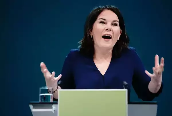 Глава МИД России Сергей Лавров красиво и изящно осадил истерику Бербок на саммите G20