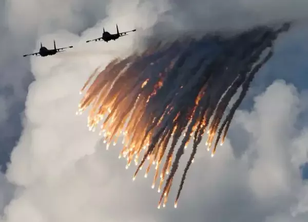 ВКС России применяют планирующие бомбы УПАБ-1500Б и "Гром-2" в зоне СВО