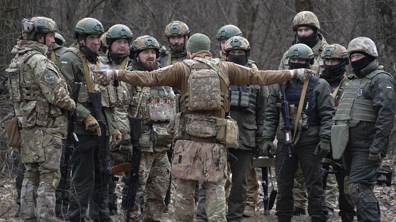 Украинских военных оставят без помощи и без денег